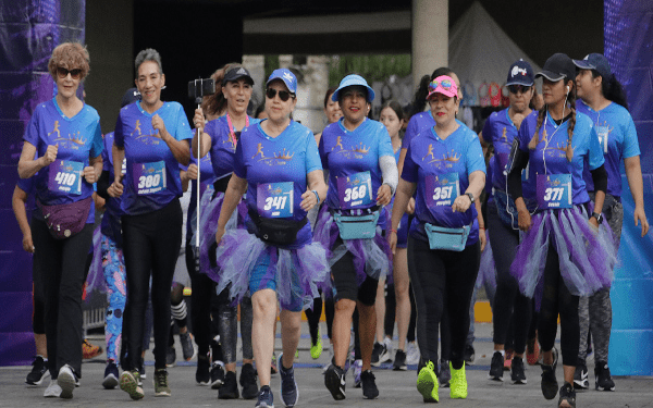 Participan 400 corredores en la Carrera «Soy Diva»