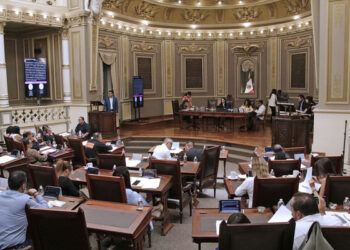 Otorgarán siete medallas por mérito docente