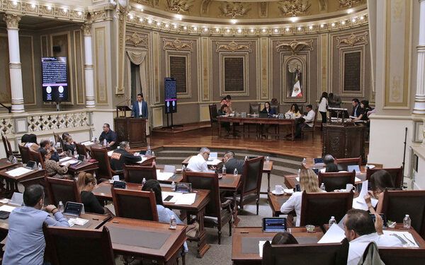 Otorgarán siete medallas por mérito docente