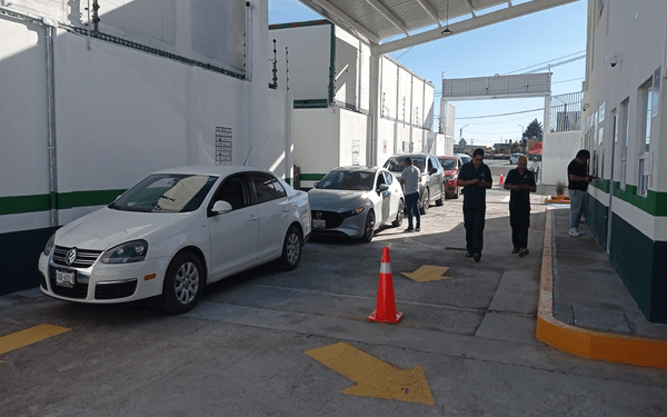 Más de medio millón de vehículos cumplen con verificación vehicular: Medio Ambiente