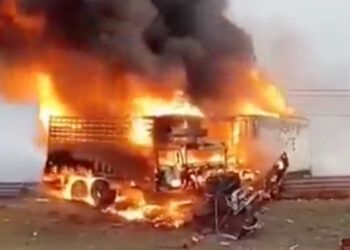 Explotan camiones tras choque en Tulancingo; una persona murió