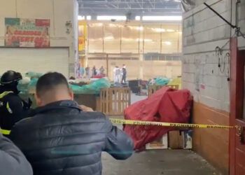 Incendio en Central de Abasto de Toluca deja ocho muertos