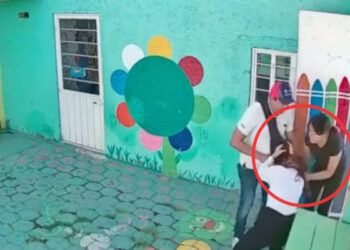 Golpean y amagan con pistola a maestra de kínder en el Estado de México