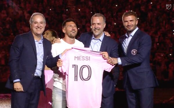 Messi fue presentado con el Inter Miami; también Busquets