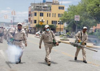 Suman tres decesos por dengue