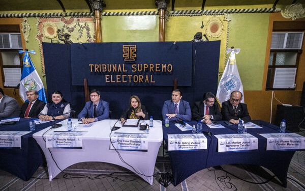 Tribuna Electoral de Guatemala suspende al partido del presidente electo