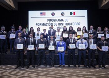 Policías mexicanos concluyen entrenamiento en perspectiva de género en EU