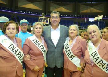 Doña Tina: el cachibol como fuente de juventud