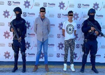 Inicia colocación de adornos patrios en Puebla capital