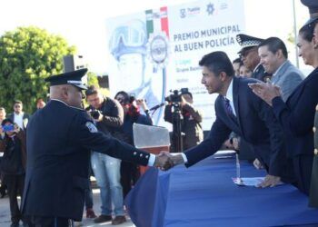 Reconocen la labor de nueve elementos de seguridad pública