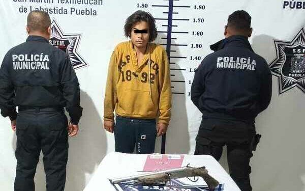 SSP Texmelucan detiene a hombre en posesión de arma de fuego