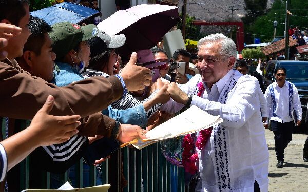 AMLO muy bien aprobado, en su mejor momento en Puebla: BEAP