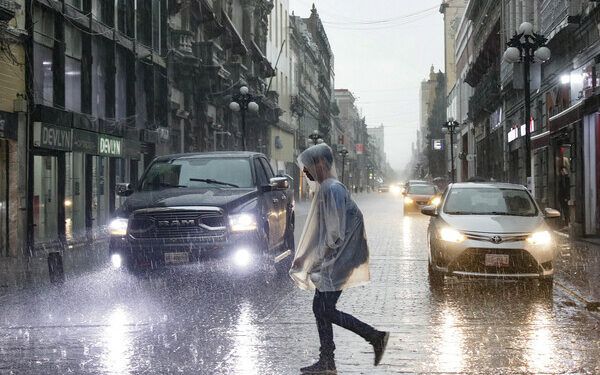 Granizada sorprende a poblanos