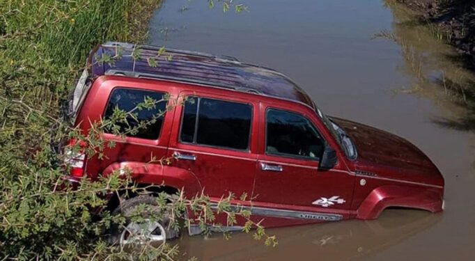 Localizan 5 cadáveres dentro de una camioneta en Guanajuato