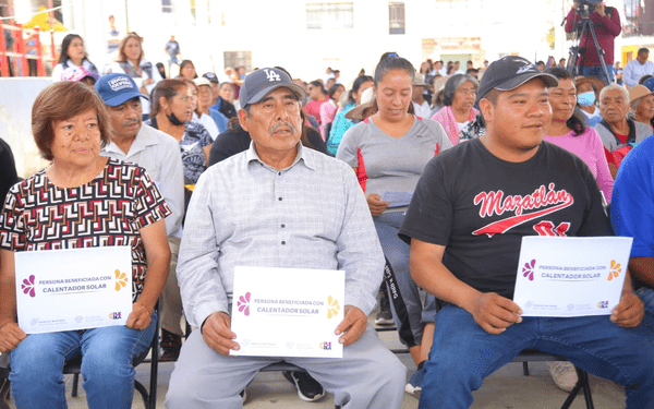 Gobierno estatal entrega calentadores solares en San Juan Atenco