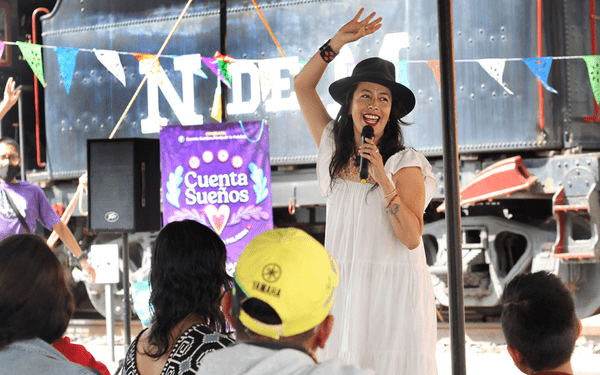Celebran al fuego con cantos y cuentos