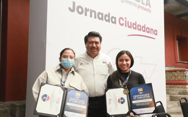 Inicia colocación de adornos patrios en Puebla capital