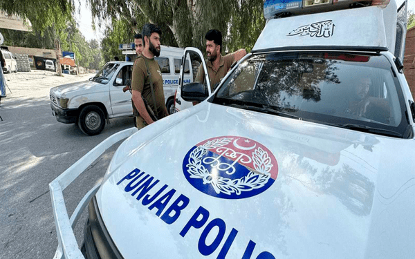 Atentado suicida deja 9 muertos en Pakistán