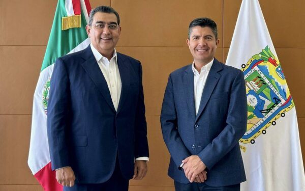 Se reúnen Salomón Céspedes y Eduardo Rivera para definir festejos patrios en Puebla