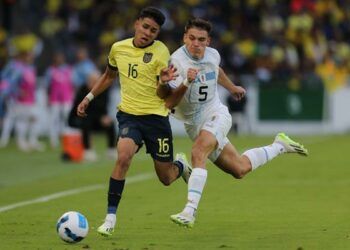 Con 16 años, Kendry Páez se convierte en el jugador más joven en jugar con Ecuador