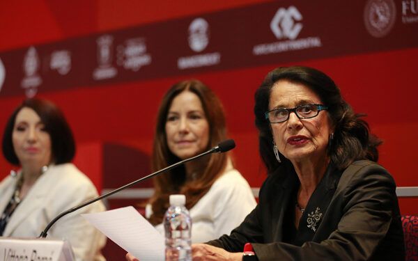 La escritora Coral Bracho gana el Premio FIL de Literatura 2023