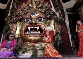 Niñas diosas de Nepal y el concurso ritual