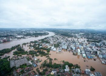 Aumentan a 37, los muertos tras paso de ciclón por Brasil