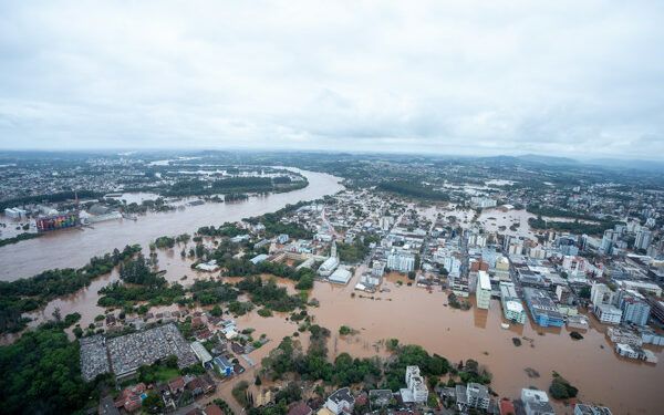 Aumentan a 37, los muertos tras paso de ciclón por Brasil