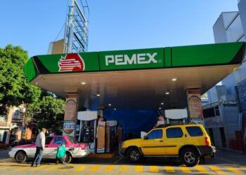 Apoyos estatales a Pemex, insuficientes para cubrir deuda: Fitch Ratings