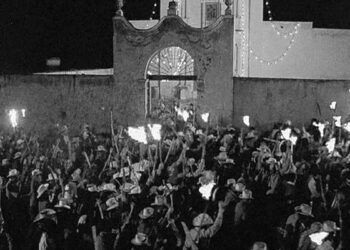 IN MEMORIAM / CANOA, UNA MANCHA ROJA