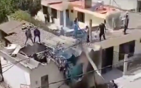 Avioneta impacta casa; tres decesos