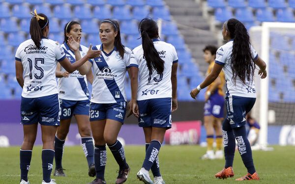 Pericos toma ventaja en casa