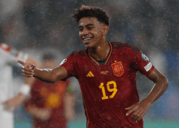 Lamine Yamal, el más joven en debutar y anotar con la selección española