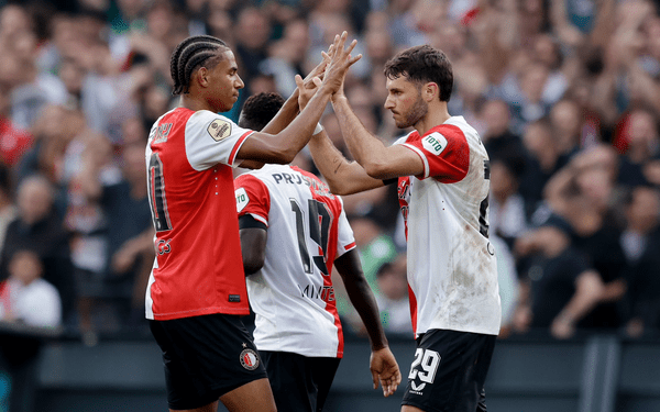 Santiago Giménez alarga racha goleadora con el Feyenoord