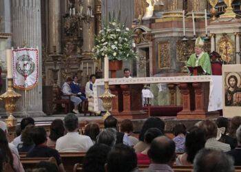Iglesia católica mexicana condena golpiza a joven en Puebla