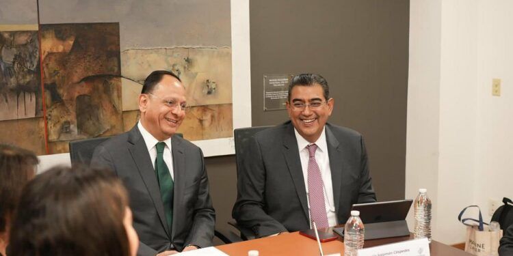 Remesas impulsan economía de 156 municipios poblanos