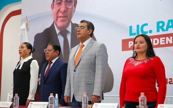 Asiste gobernador a informe de alcalde de Lafragua