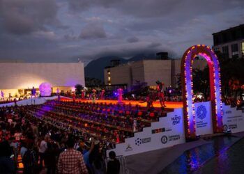 Nuevo León obtiene Récord Guinness por Altar de Muertos más grande del mundo