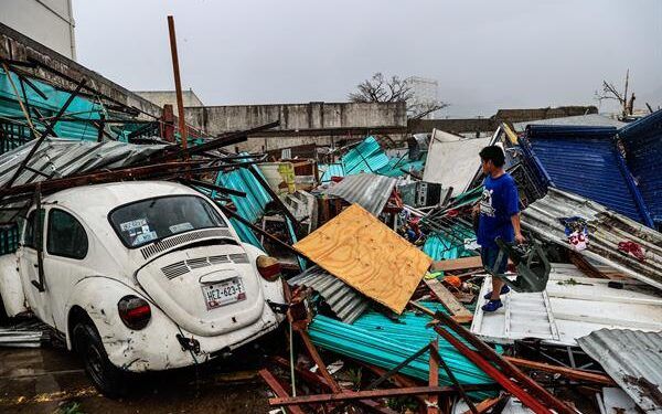 Sube a 39 el número de muertos tras paso de Otis en Acapulco