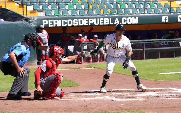 Pericos y Diablos empatan en el Serdán