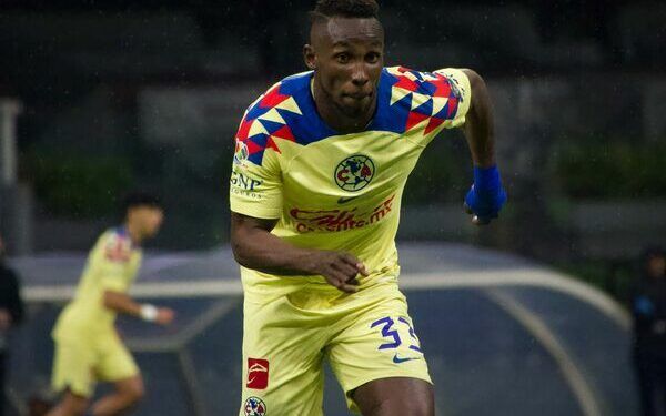 Julián Quiñones podría debutar con México en noviembre