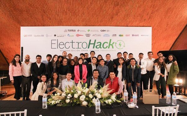 Universitarios poblanos participan en concurso «Electrohack 2023»