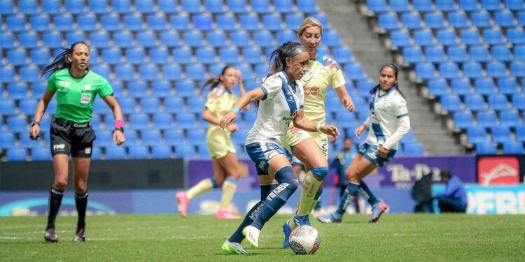 El Águila apalea a las franjitas