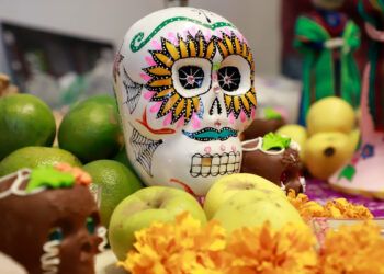 Calaveras y ofrendas, listas en Ajalpan y Chignahuapan