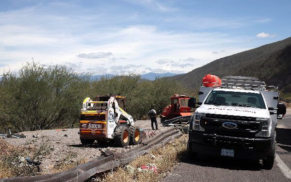 Revisarán carretera a Oaxaca; buscan evitar accidentes