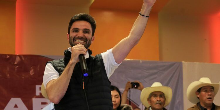 Contacto con la sociedad, clave de gobierno: Abdala