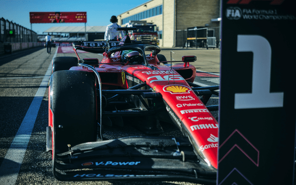 Checo arrancará sexto en el GP de Austin; Leclerc se lleva la Pole