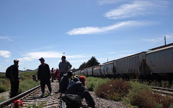 Detiene INM a 4 mil 756 en su paso a Estados Unidos