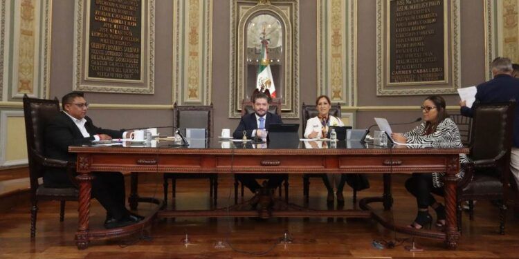 Congreso de Puebla exhorta a SSA a promover educación sexual en náhuatl, otomí y mixteco