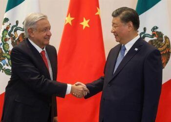 AMLO se reúne con Xi Jinping durante cumbre del APEC